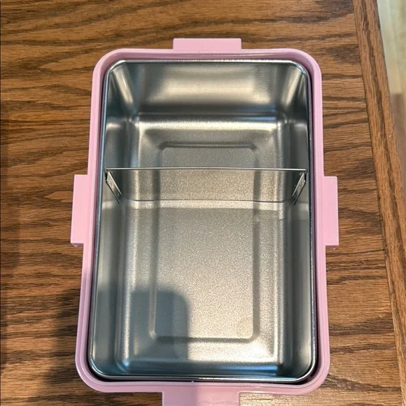 Pottery Barn Kids leakproof Lunch Container - Picture 2 of 3